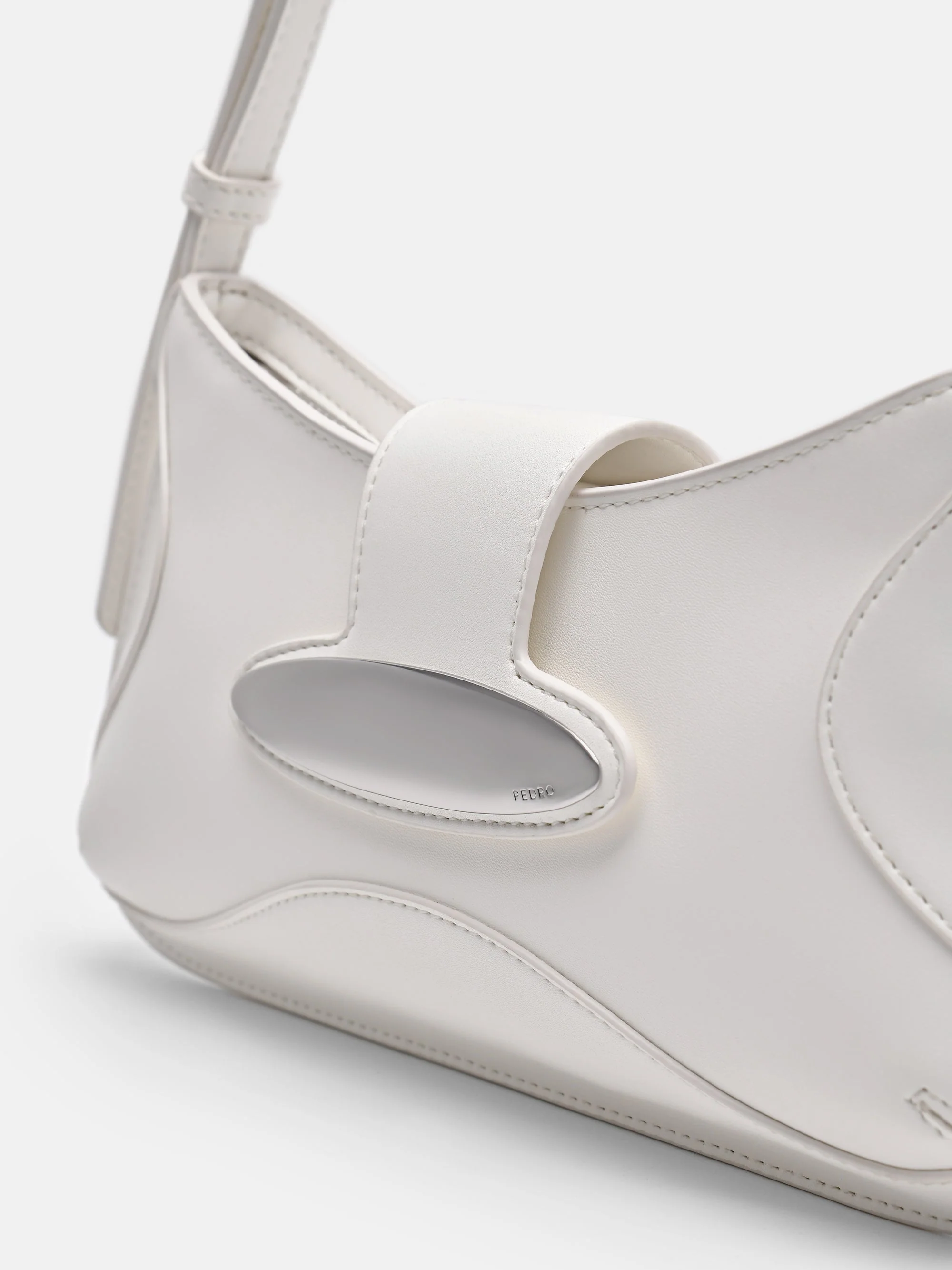 Dione Shoulder Bag - Image 17